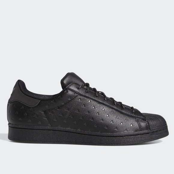 Pharrell Williams x adidas Superstar Triple Black - Picture 2 of 10